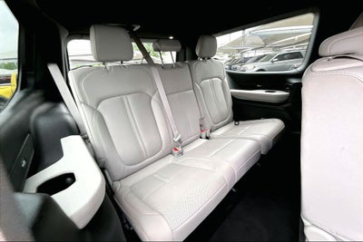2025 Jeep Wagoneer Base