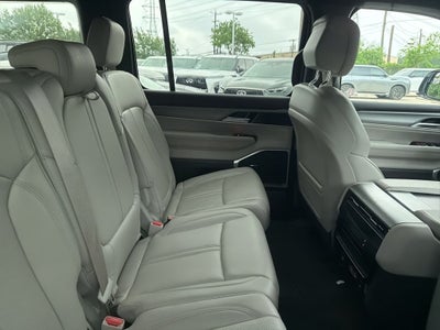 2025 Jeep Wagoneer Base