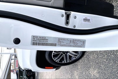 2025 Jeep Wagoneer Base