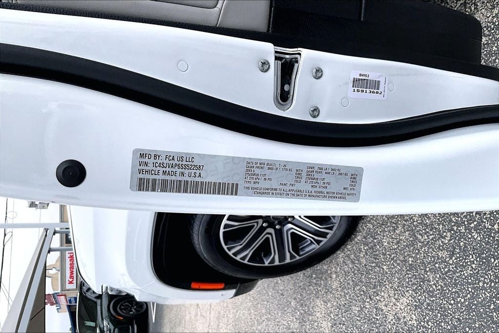 2025 Jeep Wagoneer Base