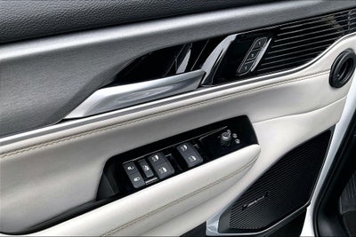 2025 Jeep Wagoneer Base
