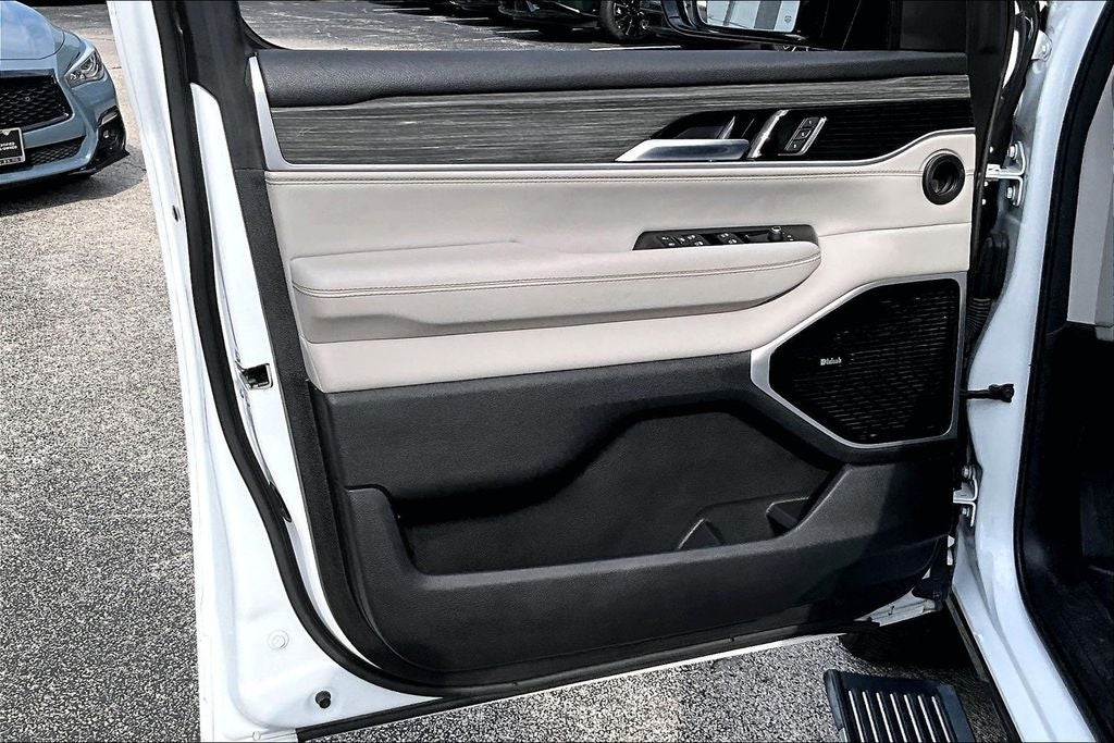 2022 Jeep Wagoneer Series III