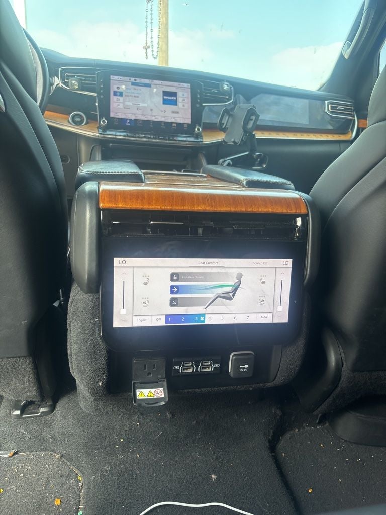 2022 Jeep Grand Wagoneer Series III