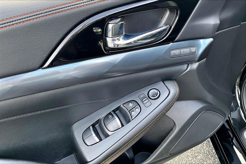 2023 Nissan Maxima SR