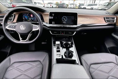 2025 Volkswagen Atlas 2.0T SE w/Technology