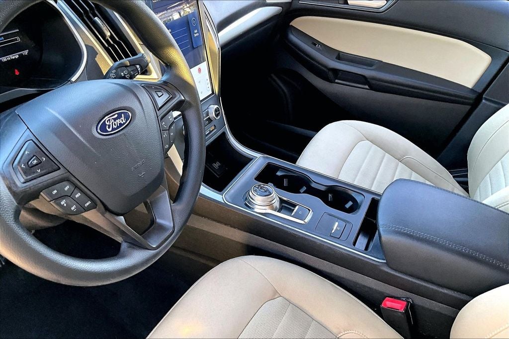 2021 Ford Edge SE