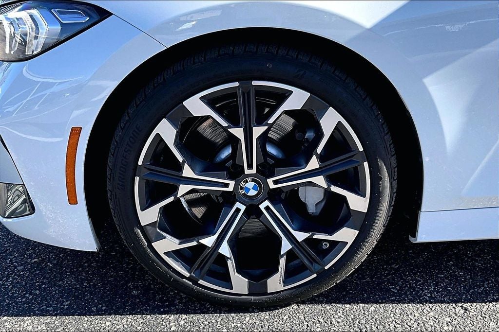 2025 BMW 3 Series 330i xDrive