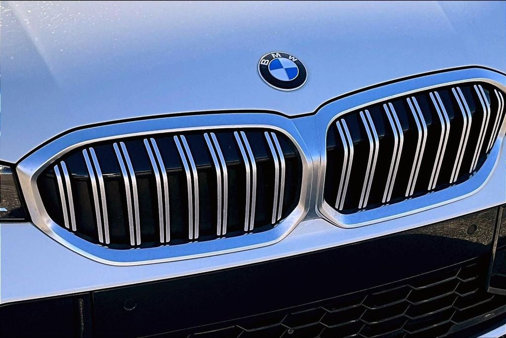 2025 BMW 3 Series 330i xDrive