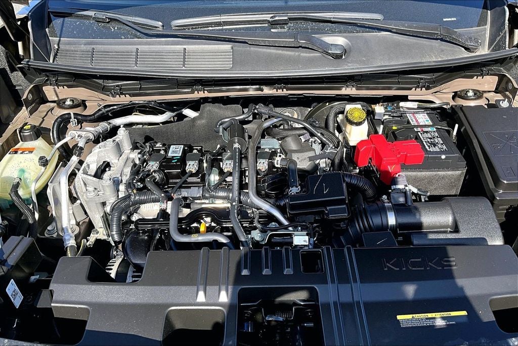 2025 Nissan Kicks SR