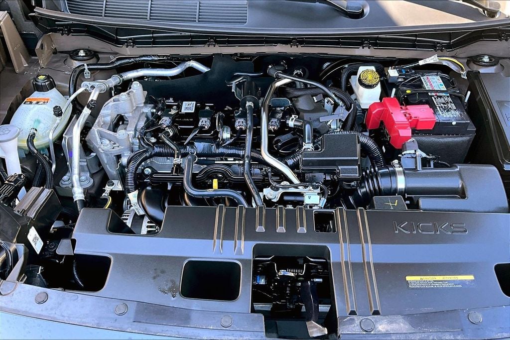 2025 Nissan Kicks SR