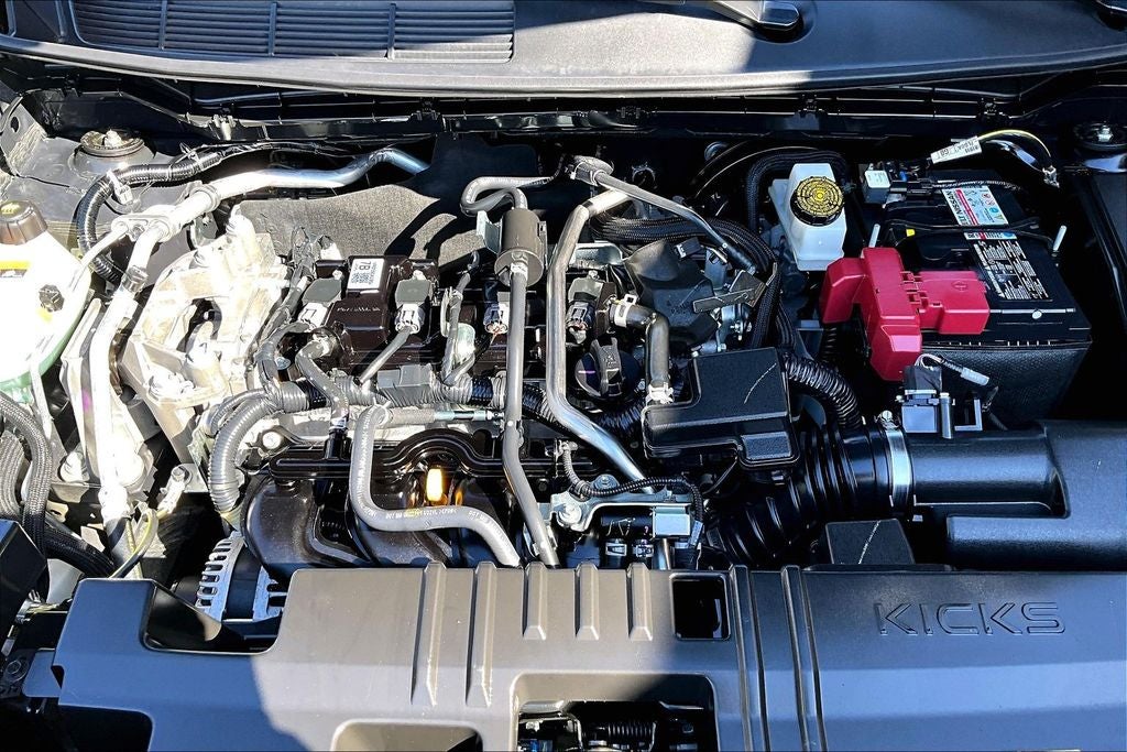 2025 Nissan Kicks SR