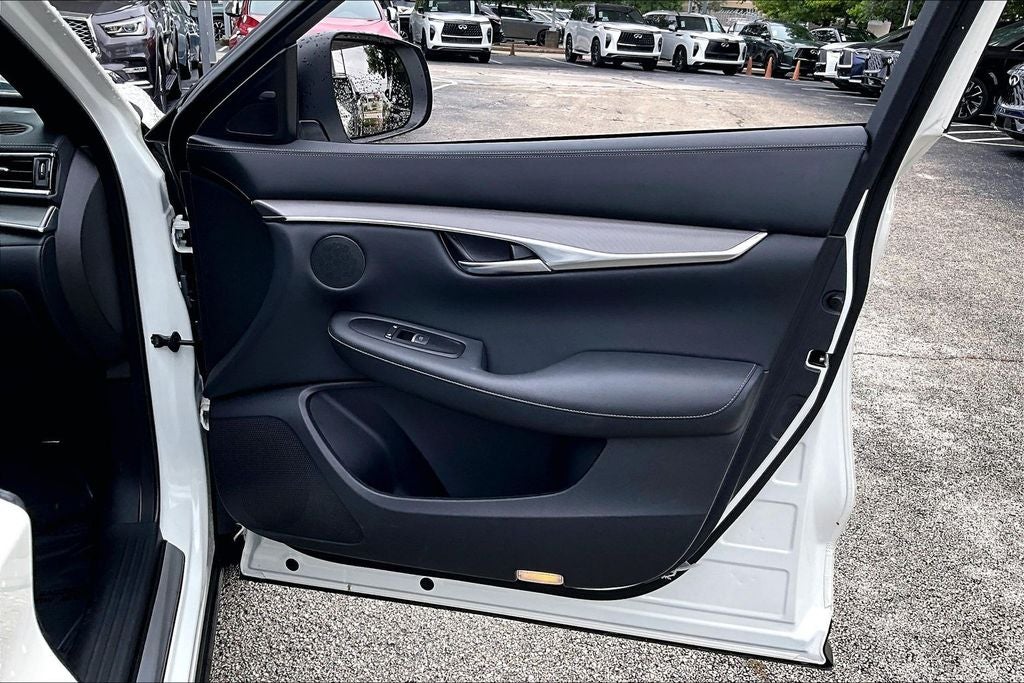 2022 INFINITI QX50 LUXE