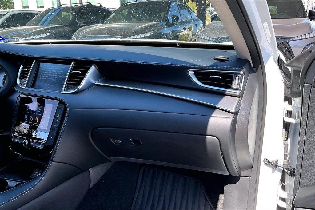 2023 INFINITI QX50 LUXE