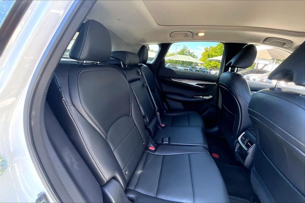 2023 INFINITI QX50 LUXE