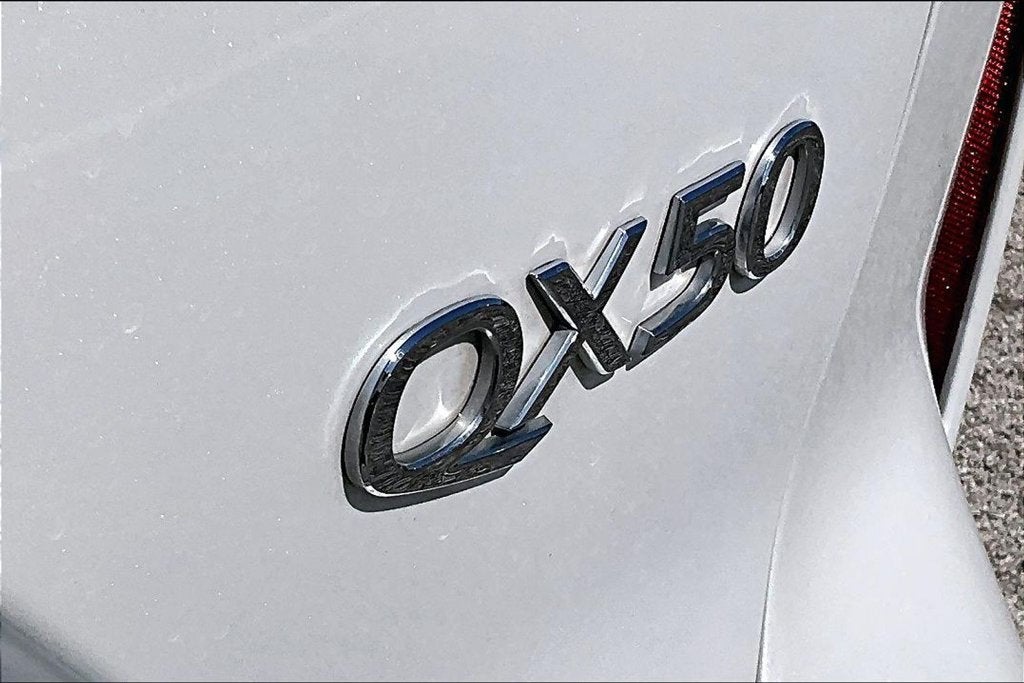 2023 INFINITI QX50 LUXE