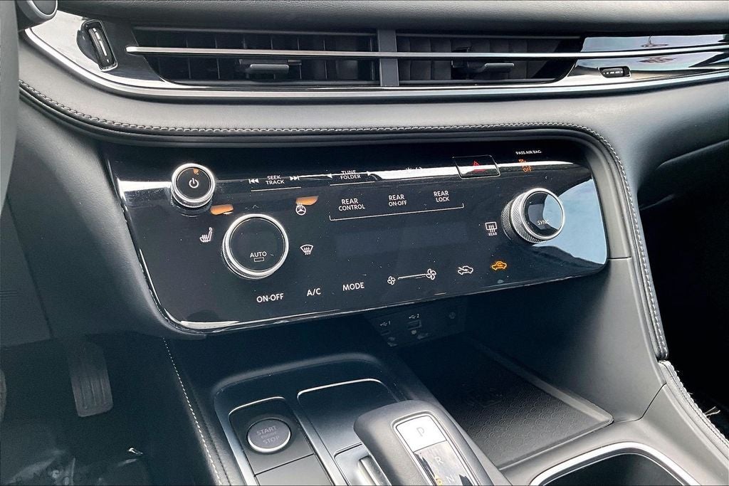 2025 INFINITI QX60 PURE