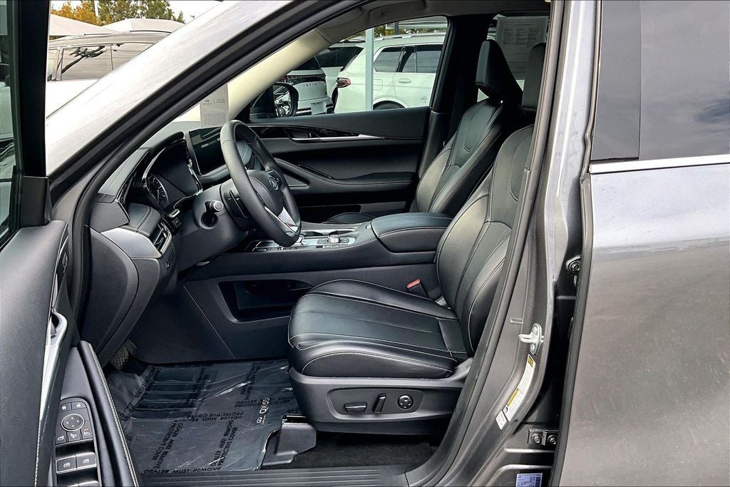 2025 INFINITI QX60 PURE