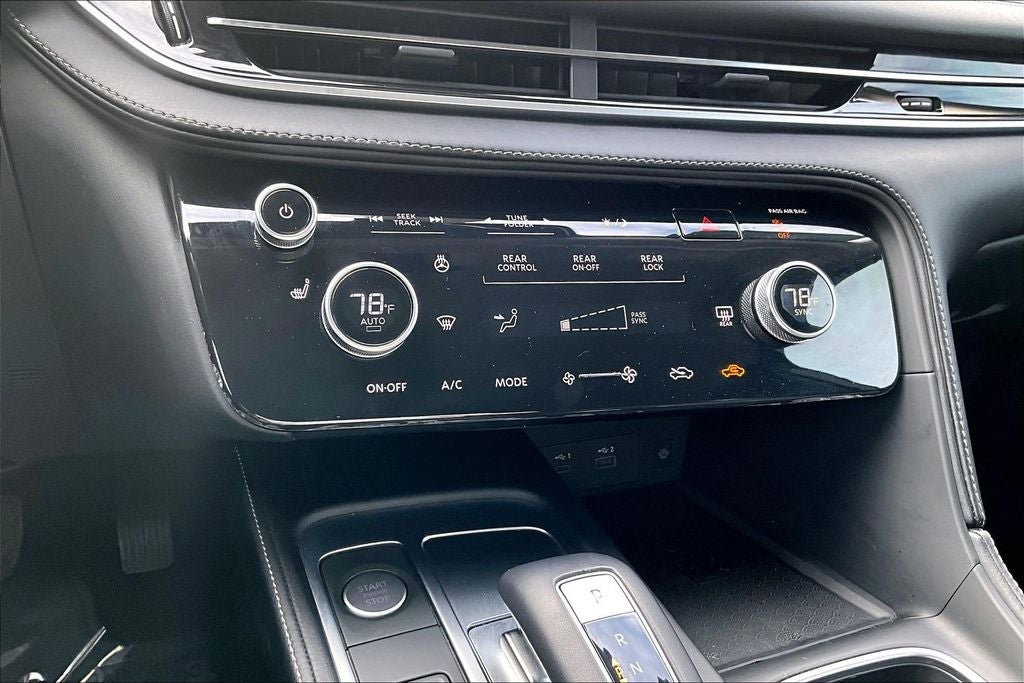 2025 INFINITI QX60 PURE