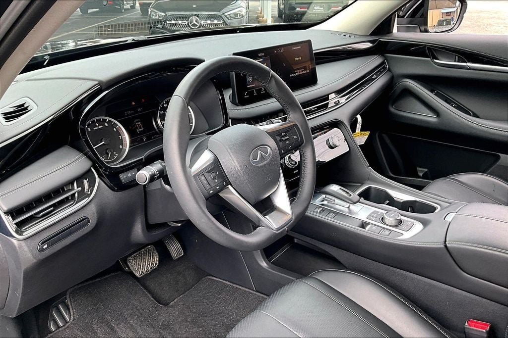 2025 INFINITI QX60 PURE