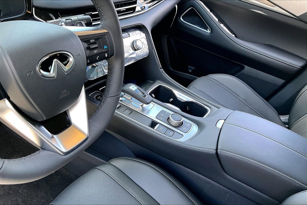 2027 INFINITI QX60 LUXE