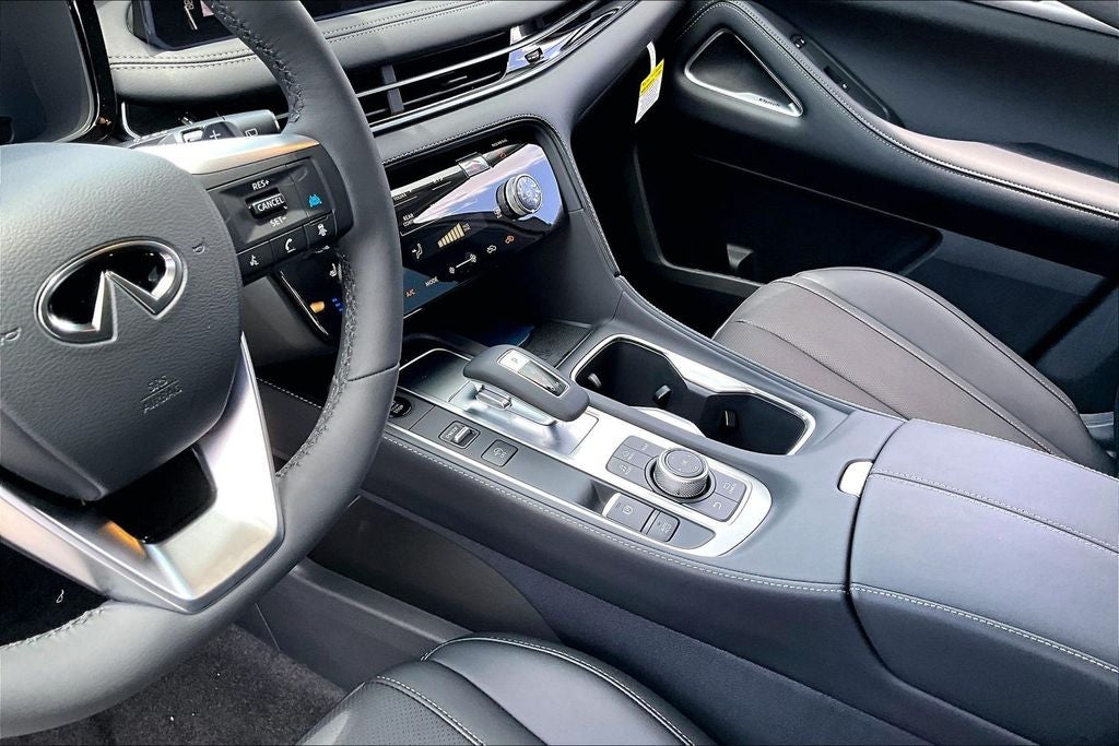 2027 INFINITI QX60 LUXE
