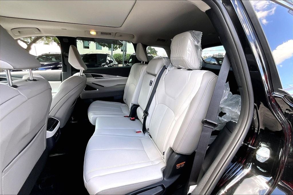 2027 INFINITI QX60 LUXE