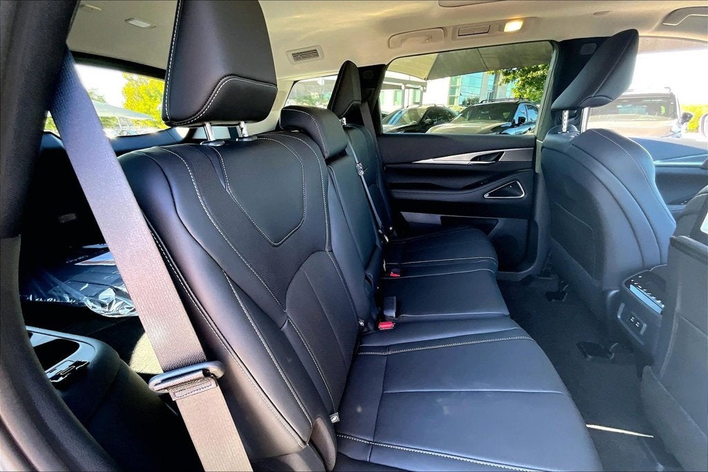 2027 INFINITI QX60 LUXE