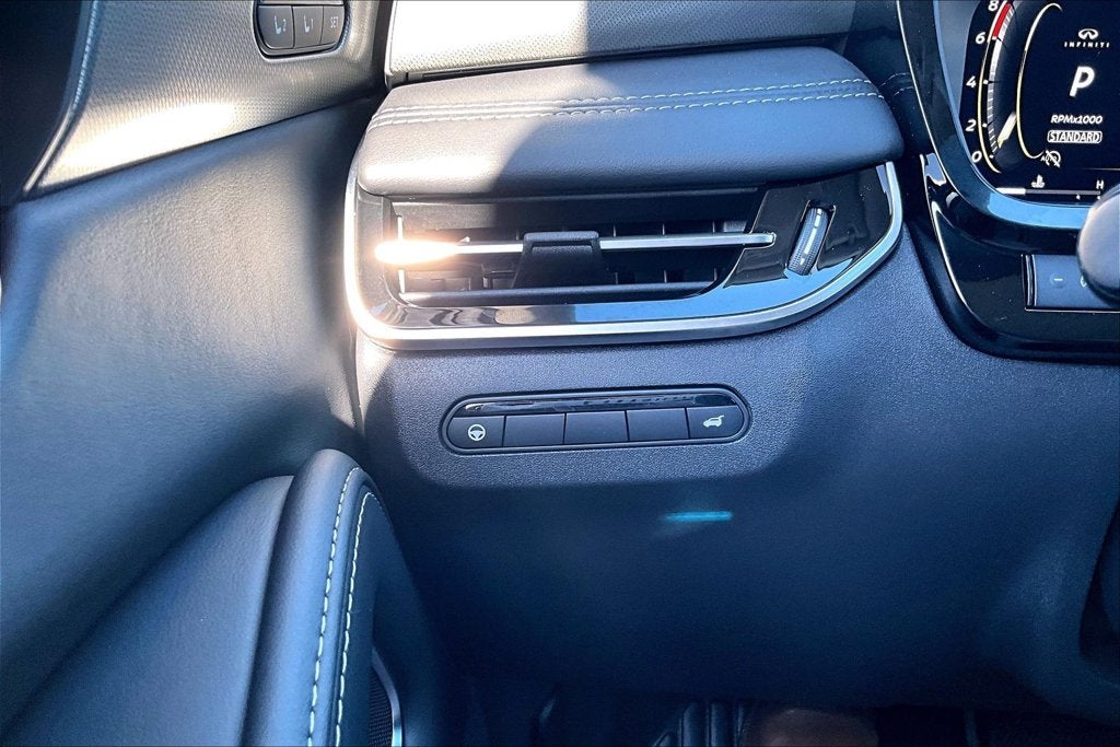 2027 INFINITI QX60 LUXE