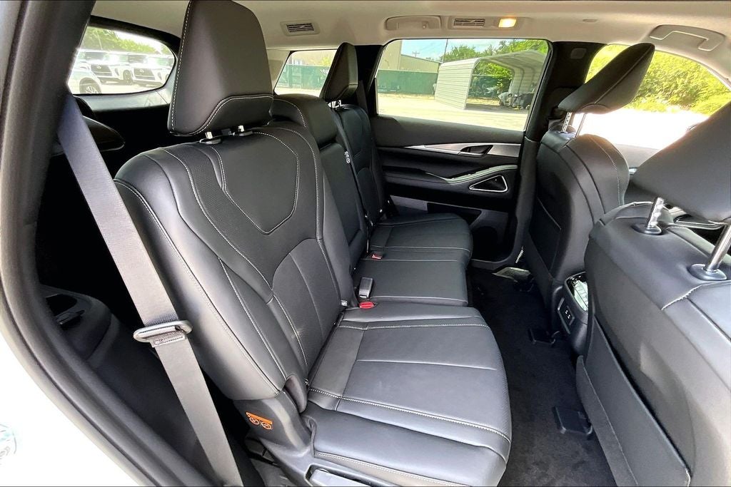 2027 INFINITI QX60 LUXE