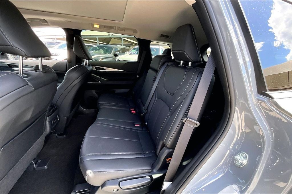 2027 INFINITI QX60 LUXE