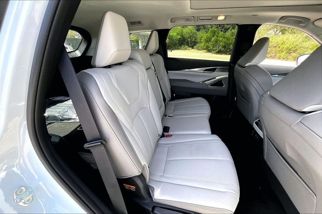 2027 INFINITI QX60 LUXE