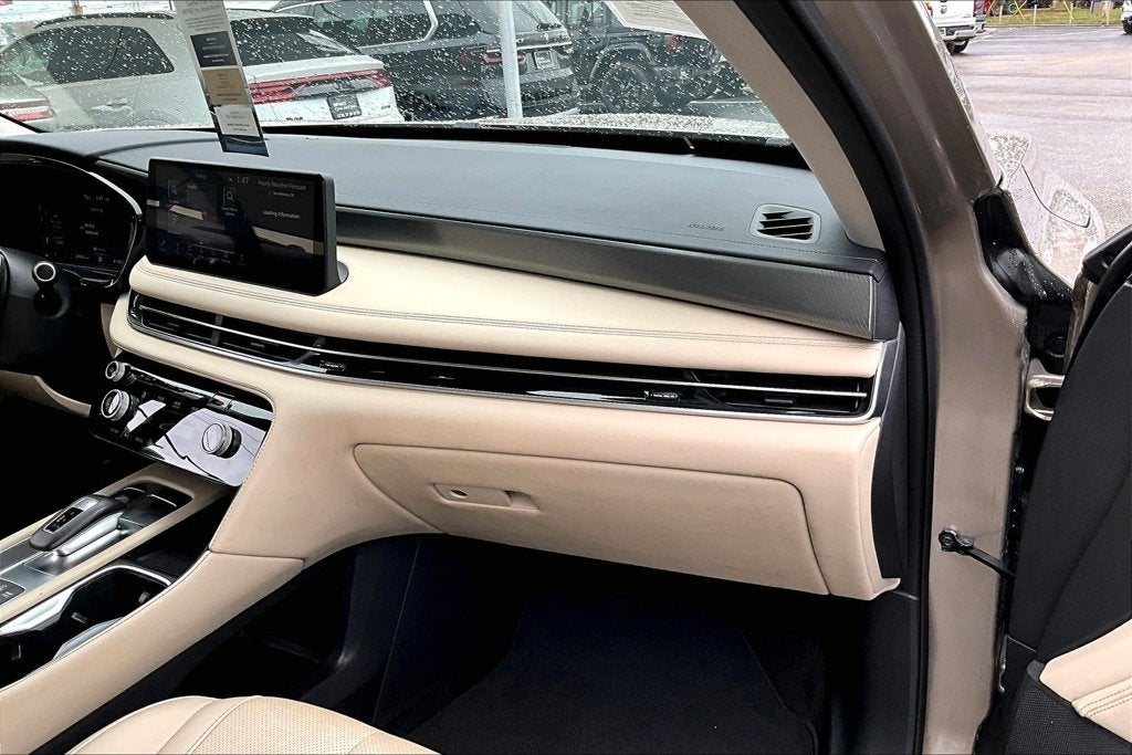 2025 INFINITI QX60 LUXE