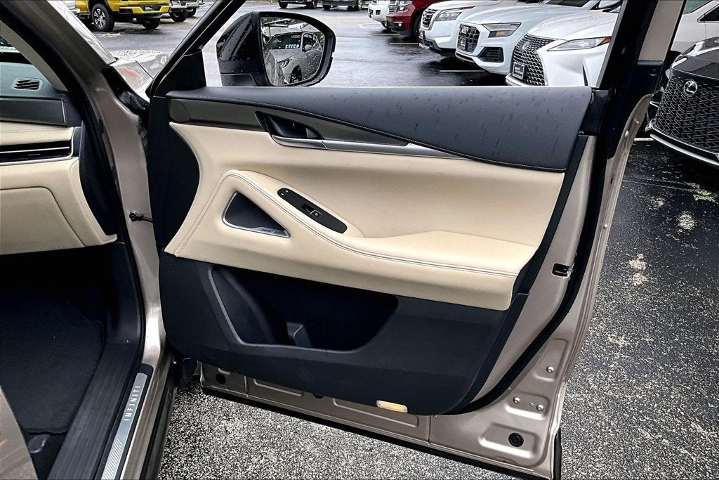 2025 INFINITI QX60 LUXE