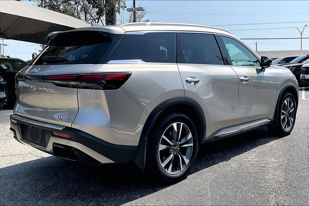 2025 INFINITI QX60 LUXE
