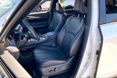 2025 INFINITI QX60 LUXE
