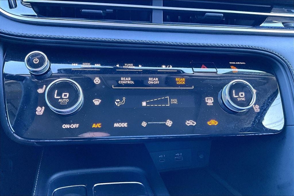 2025 INFINITI QX60 LUXE