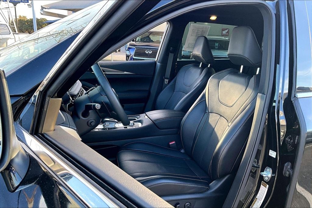 2025 INFINITI QX60 LUXE