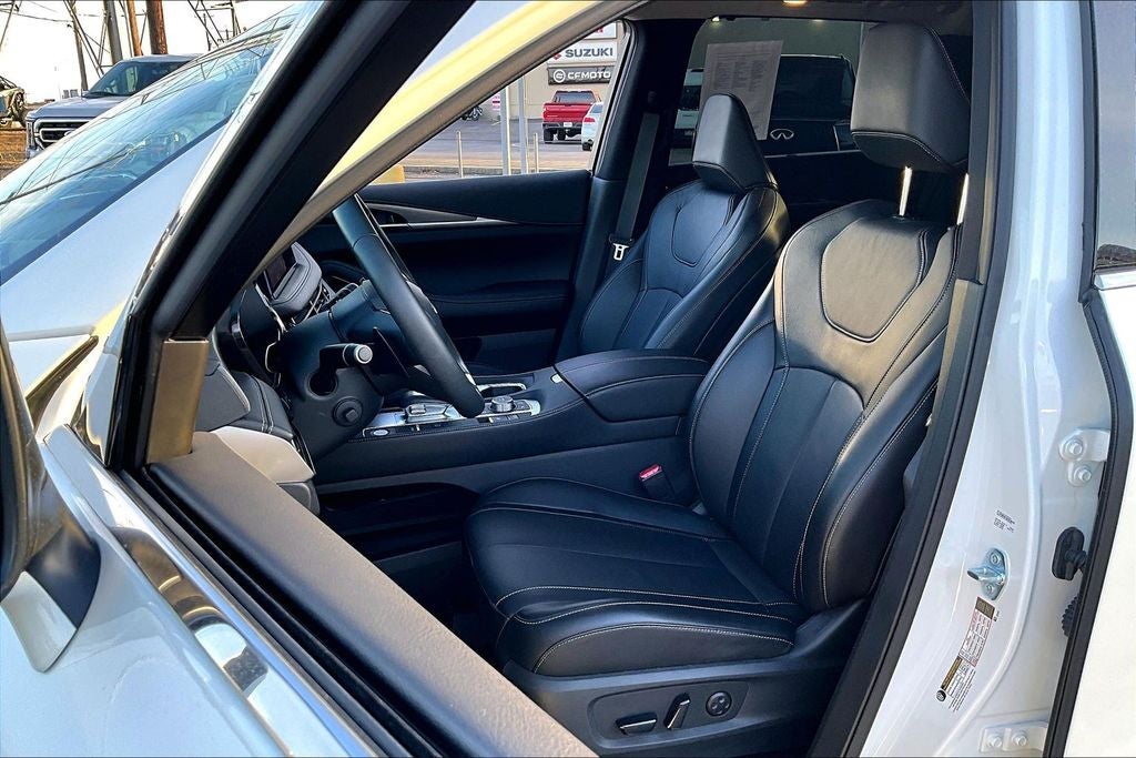 2025 INFINITI QX60 LUXE