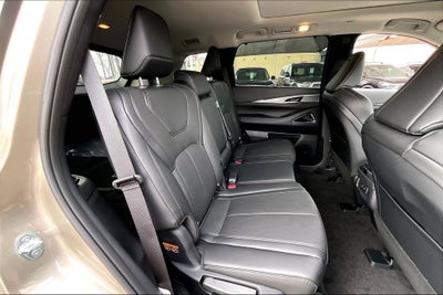 2026 INFINITI QX60 LUXE