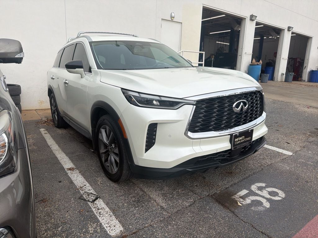 2025 INFINITI QX60 LUXE