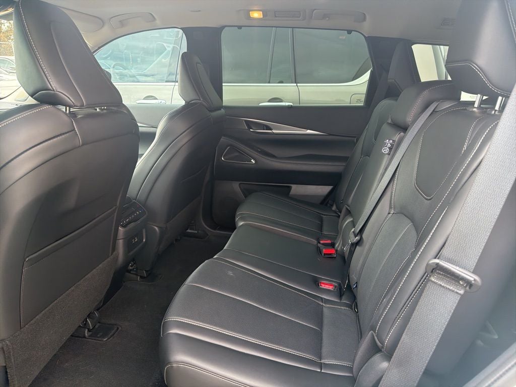 2025 INFINITI QX60 LUXE