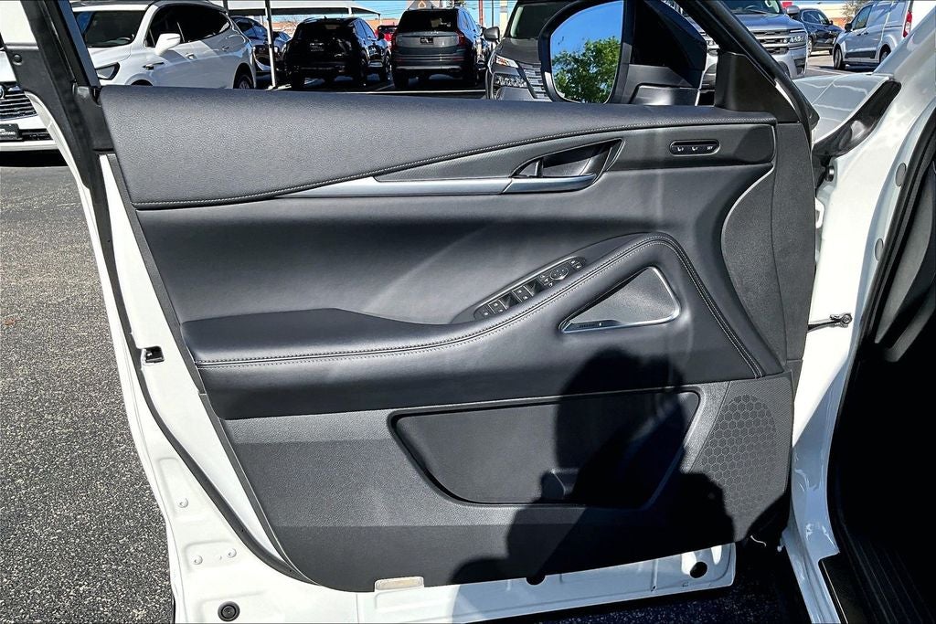 2025 INFINITI QX60 LUXE