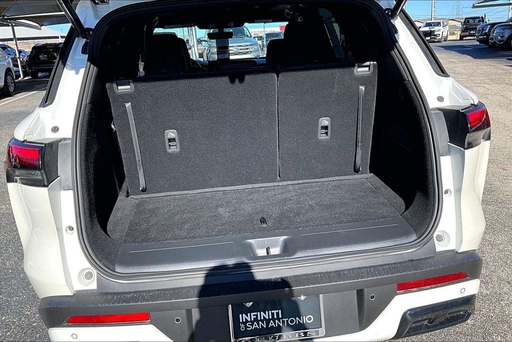 2025 INFINITI QX60 LUXE