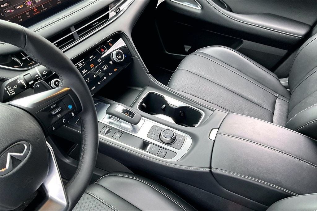 2025 INFINITI QX60 LUXE