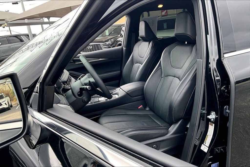 2025 INFINITI QX60 LUXE