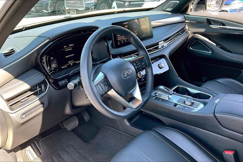 2025 INFINITI QX60 LUXE