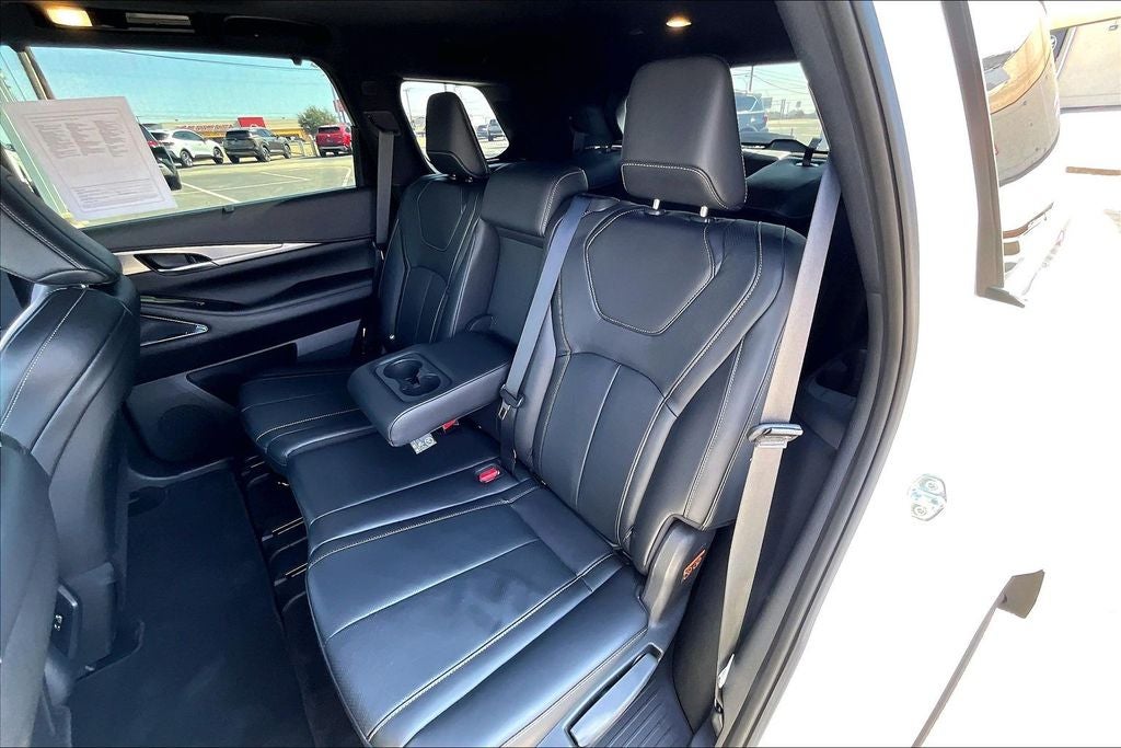 2025 INFINITI QX60 LUXE