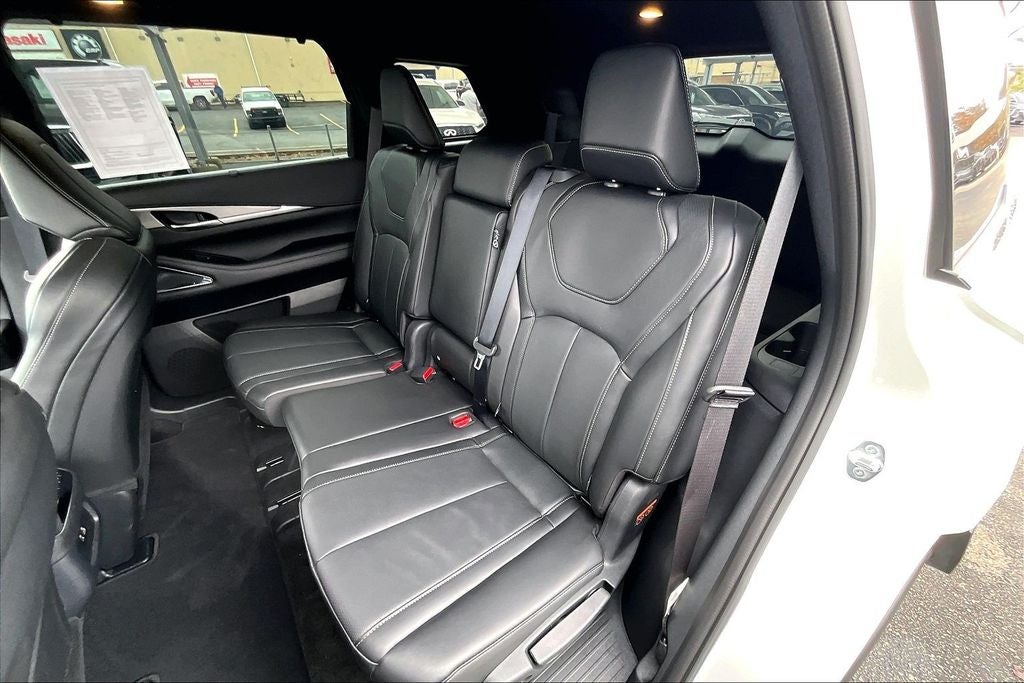 2025 INFINITI QX60 LUXE