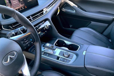 2025 INFINITI QX60 LUXE