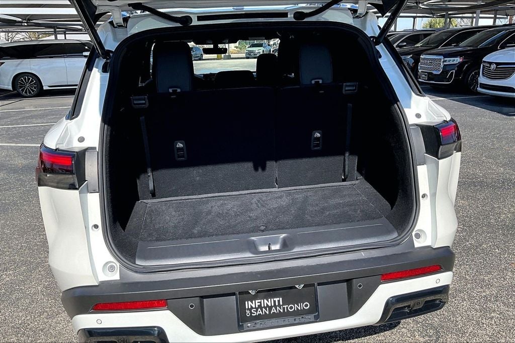 2025 INFINITI QX60 LUXE